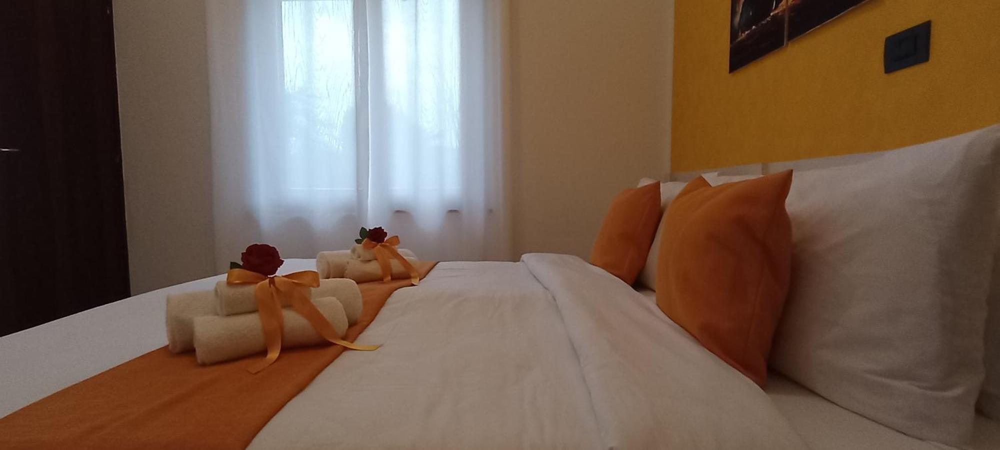 G&G Giusy E Gabry Bed and Breakfast Santhià Exteriör bild